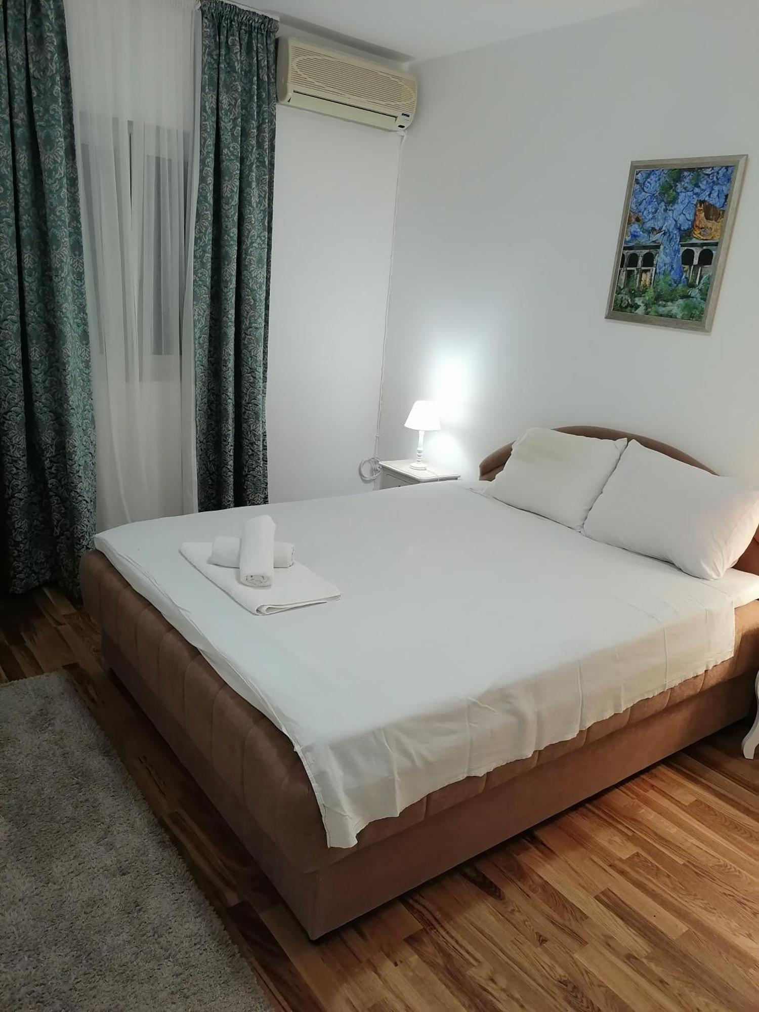 Villa House Leana *