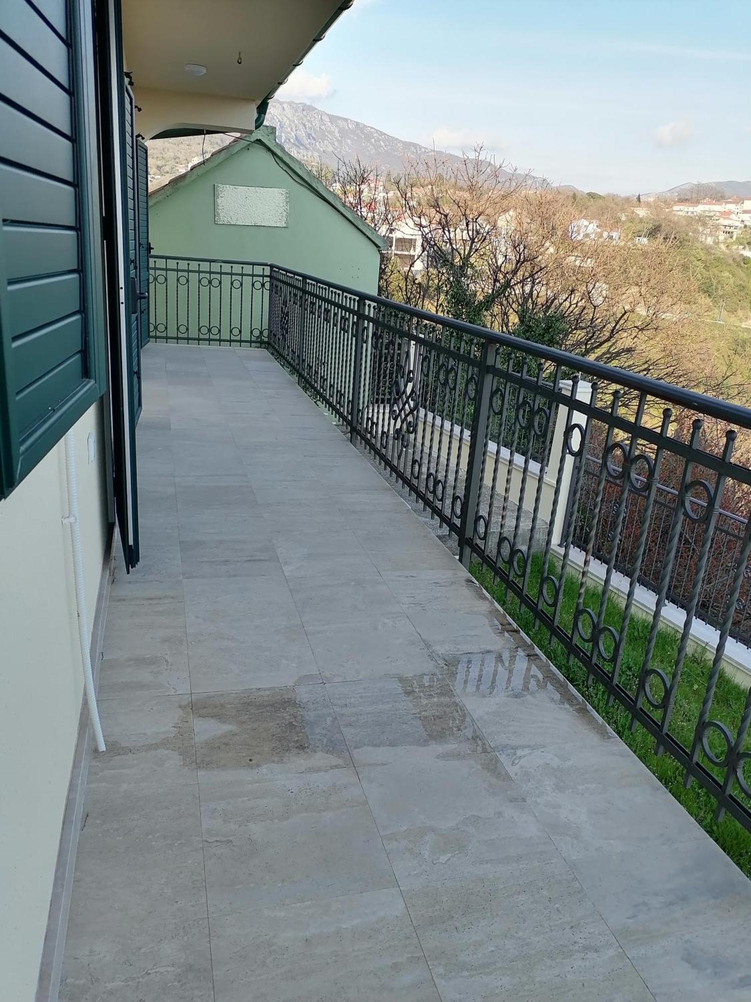 House Leana Villa *